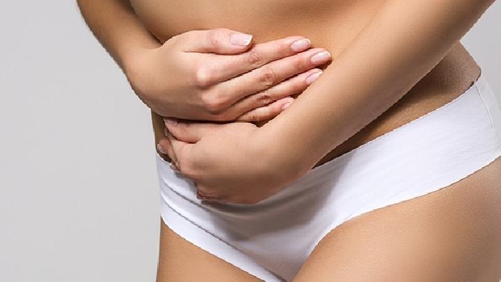 盆腔炎对女性的危害有哪些？盆腔炎的症状有什么？