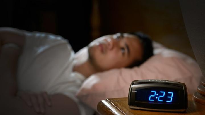 如何让自己快速入睡？治疗失眠的自我疗法！