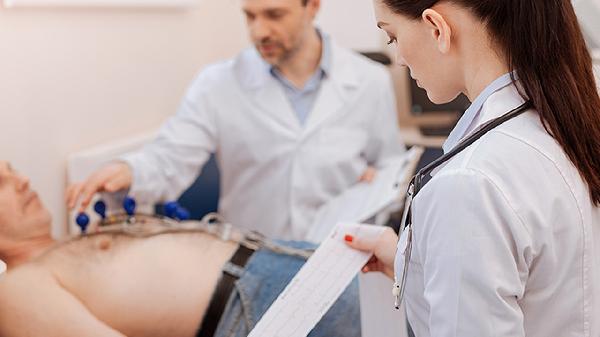 老年人房颤如何治疗 掌握这几招可治老年人房颤