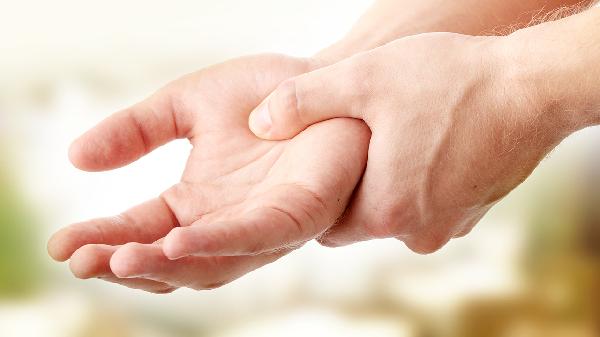 15岁男孩手掌心脚掌心出汗需要化验吗