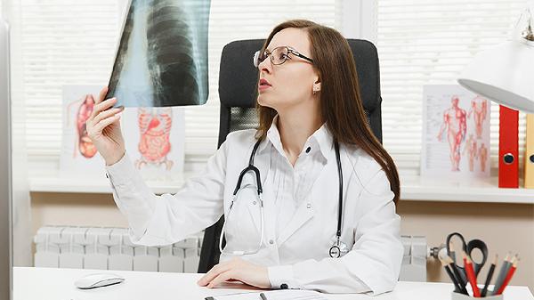 肺结核病人总感觉喉咙堵堵的