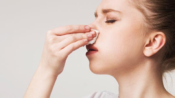 女性肛门痒出血是什么原因