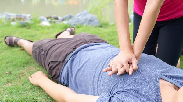 浅昏迷、中度昏迷和深度昏迷的区别