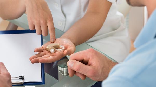 人工耳蜗植入听力差的耳怎么办