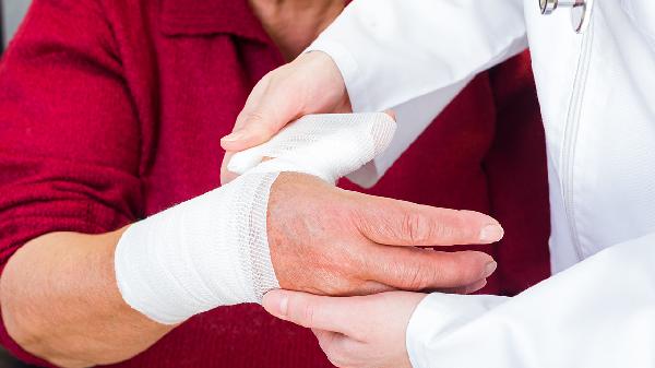 宝宝手脱臼怎么办 宝宝手脱臼的复位方法介绍