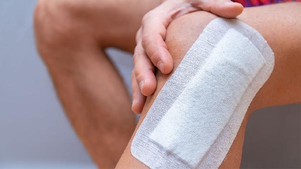 牙因外伤缺了一点点怎么补