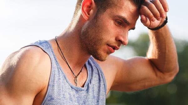 脚干不出汗怎么回事