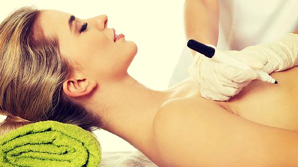 女孩乳房发育的正常年龄段是什么