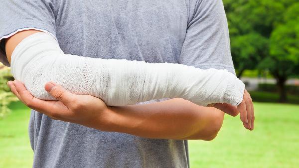 右手桡骨骨折康复训练方法有哪些