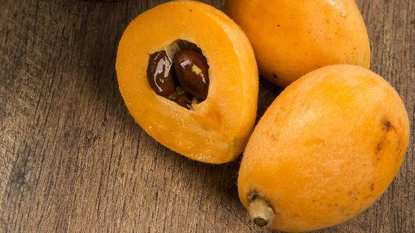 扁桃体炎能吃枇杷吗 扁桃体炎这三种水果不可错过