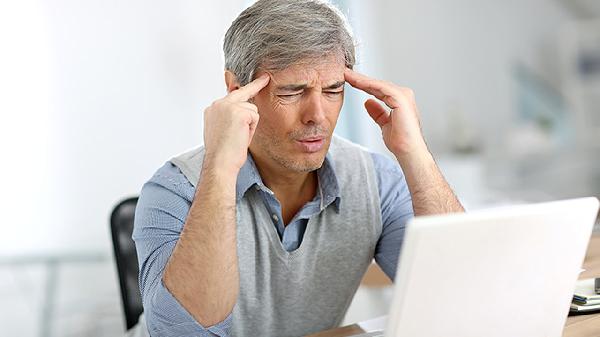 身体突然发抖怎么回事 身体突然发抖的具体原因细说