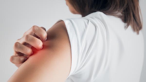 尖锐湿疣会出现细条状皮疹吗