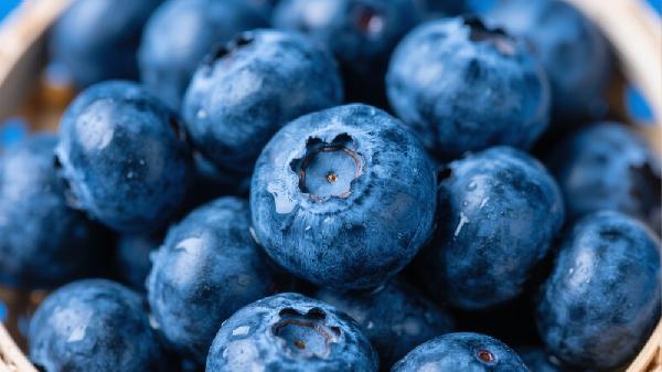 蓝莓是“天然护肝药” 医生直言:肝脏不好的人 这3物可常吃些