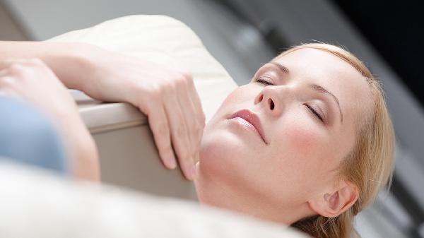 眼睛都是红血丝的原因