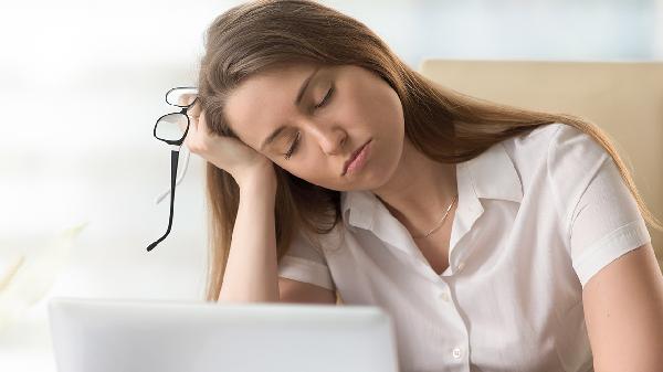 一睡觉就不停做梦怎么回事