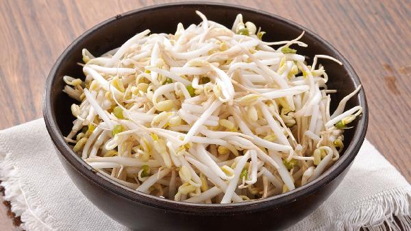 豆芽是尿毒症“加速剂” 医生强调：想肾脏健康 少吃这3种蔬菜