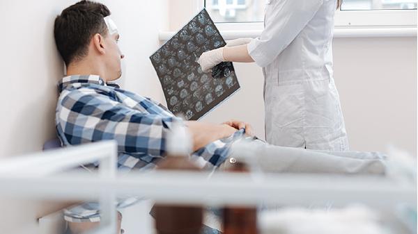 脑脓肿可以进行CT或MRI影像检查吗