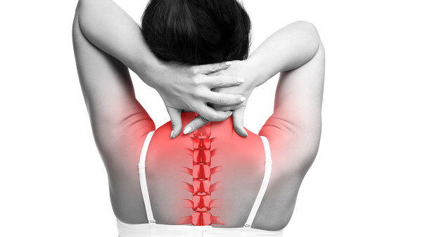 自制中药包热治疗颈椎病