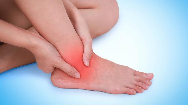 脚掌抽筋疼是怎么回事