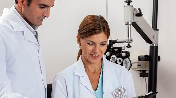 嘴唇干裂吃什么好 推荐几个食疗方滋润干裂嘴唇