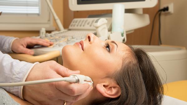 甲状腺癌主要有4种类型 忠告:身体有3种不适 警惕进入中晚期