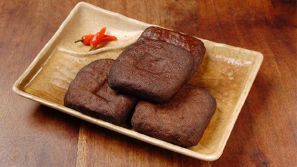 医生发现:骨质疏松患者若每天吃豆腐 不出半年 或出现3个变化