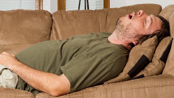 睡觉醒来胳膊发麻酸疼怎么回事