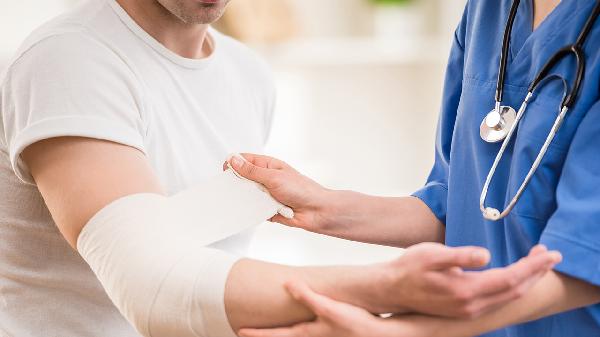 半月板骨折要手术吗 半月板骨折手术怎么做