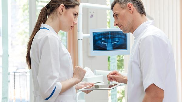 牙齿矫正后一定要带保持器吗