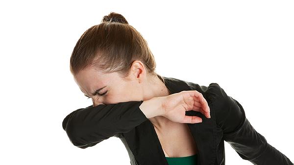 肺泡破裂是怎么引起的